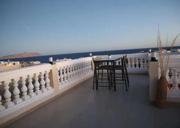 Private Sea View Penthouse New Pool And Jacuzzi In Montazah