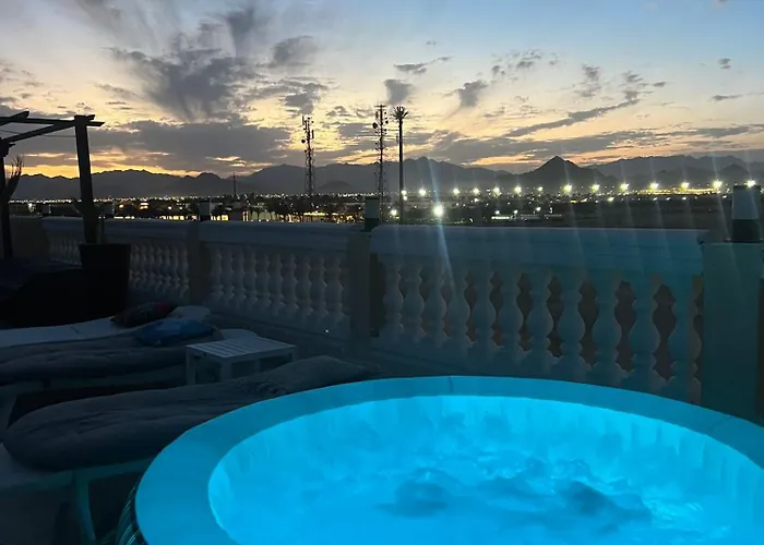 Private Sea View Penthouse New Pool And Jacuzzi In Montazah