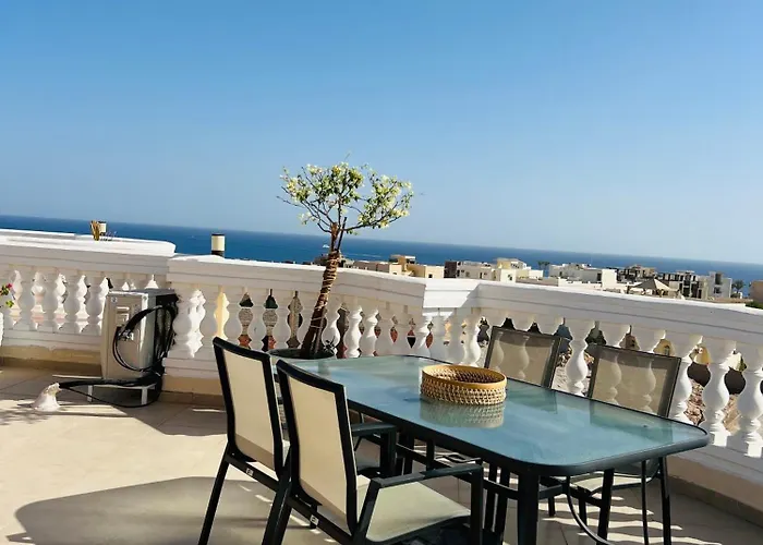 Private Sea View Penthouse New Pool And Jacuzzi In Montazah
